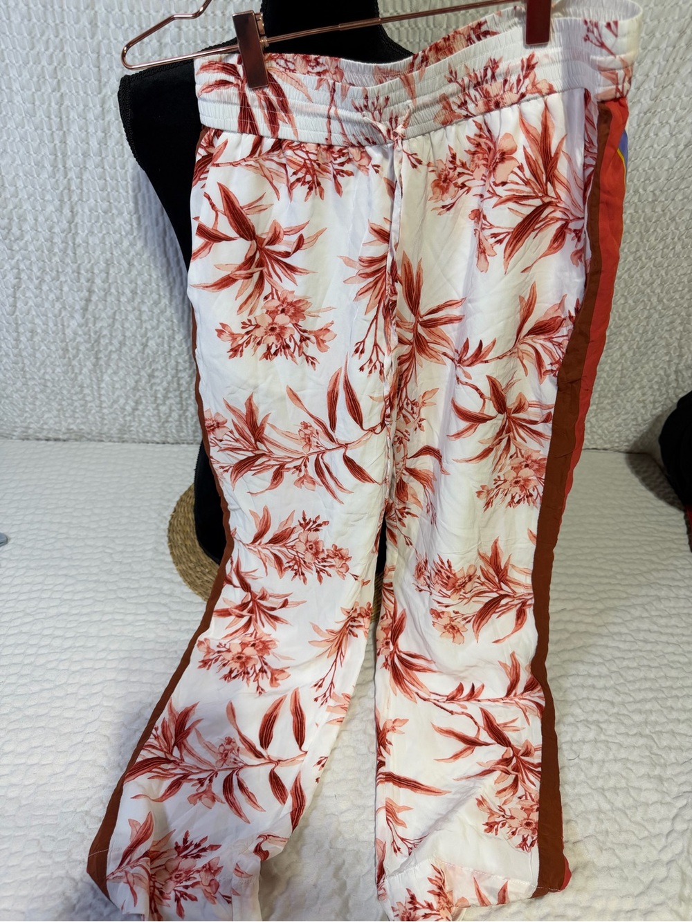 Joie White Floral Wide-Leg Pants with Rust Side Trim